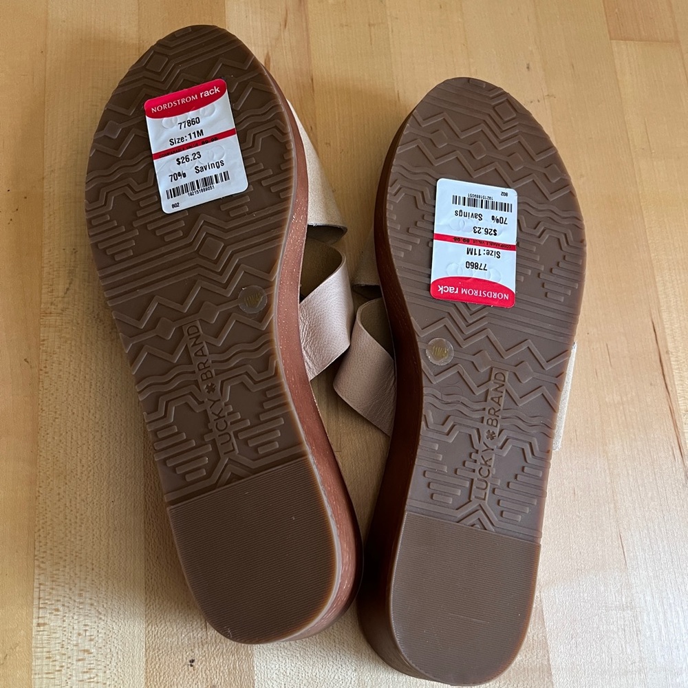 NWT Lucky Brand “Heliara” Wedge Sandals Tan Suede & Leather 11M NEW - Picture 8 of 8